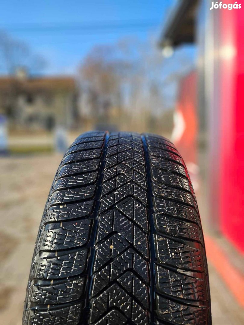 245/45 R18 Pirelli Sottozero téligumi