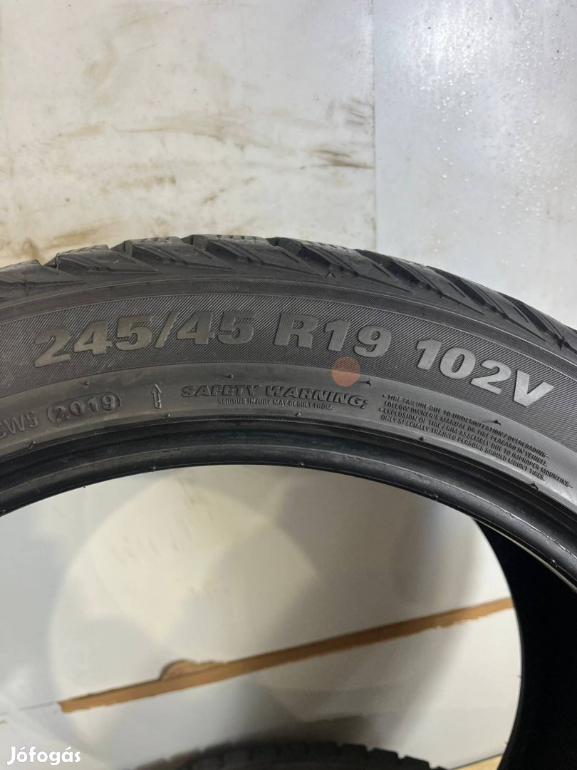 245/45 R19 102V XL, 8mm: Kumho Wintercraft WP71