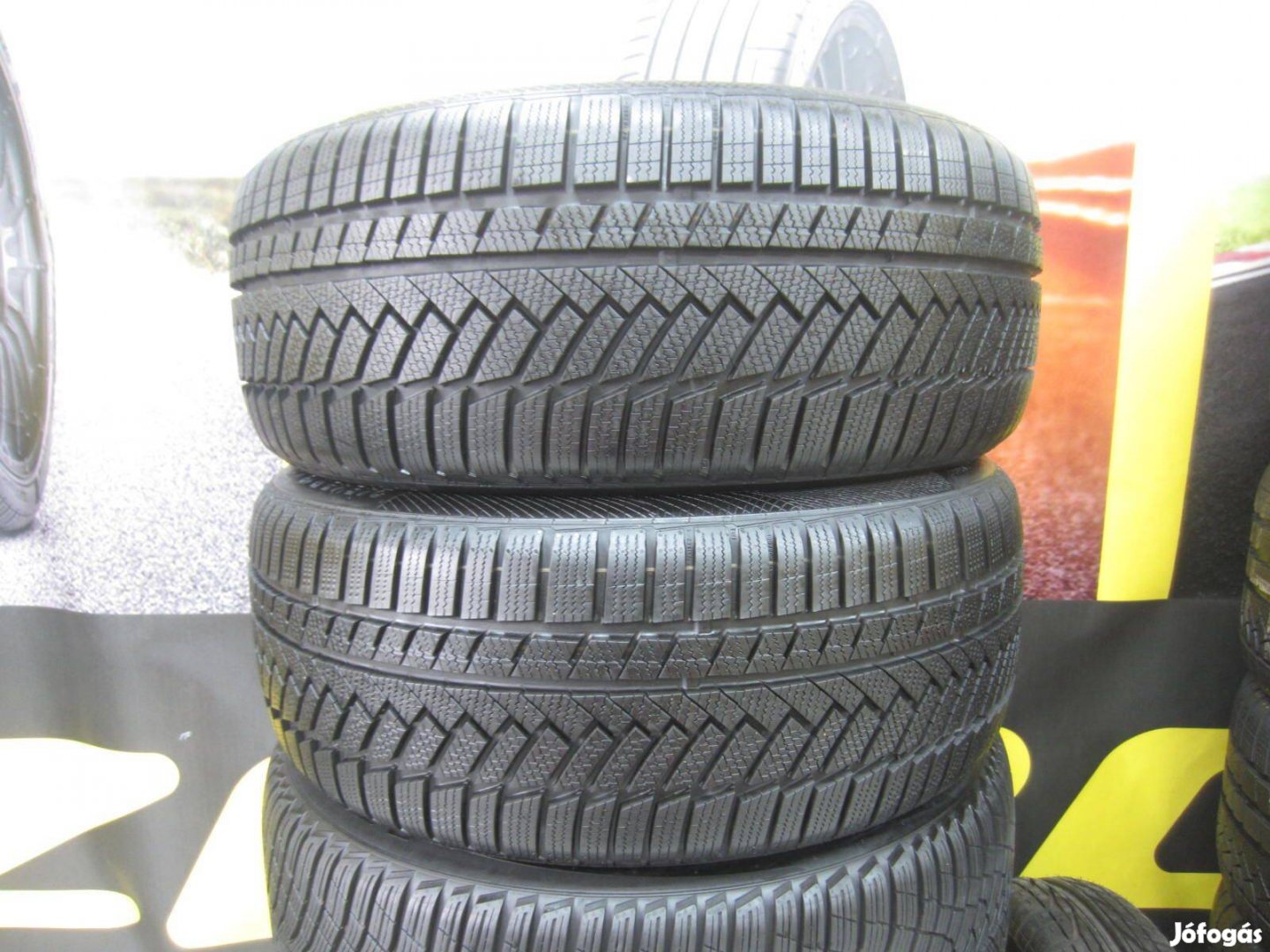 245/45 R19 Continental TS850P 102V