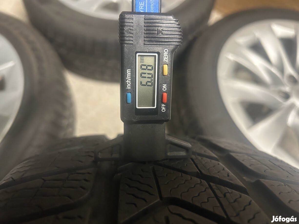 245/45 R19 Pirelli Sottozero téligumi garnitúra 245/45/R19 Tesla BMW