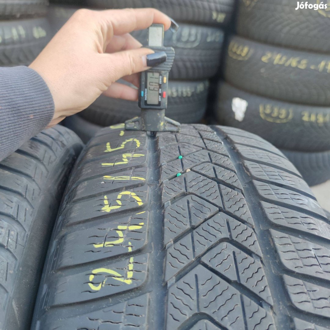 245/45 R19 Pirelli téli gumi 60000ft a 4db/59/