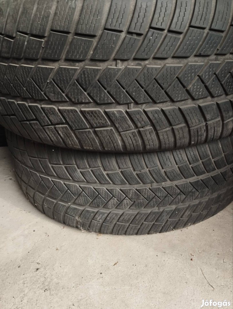 245/45 R19 Téli gumi Vredestein Németországból 5,5 mm