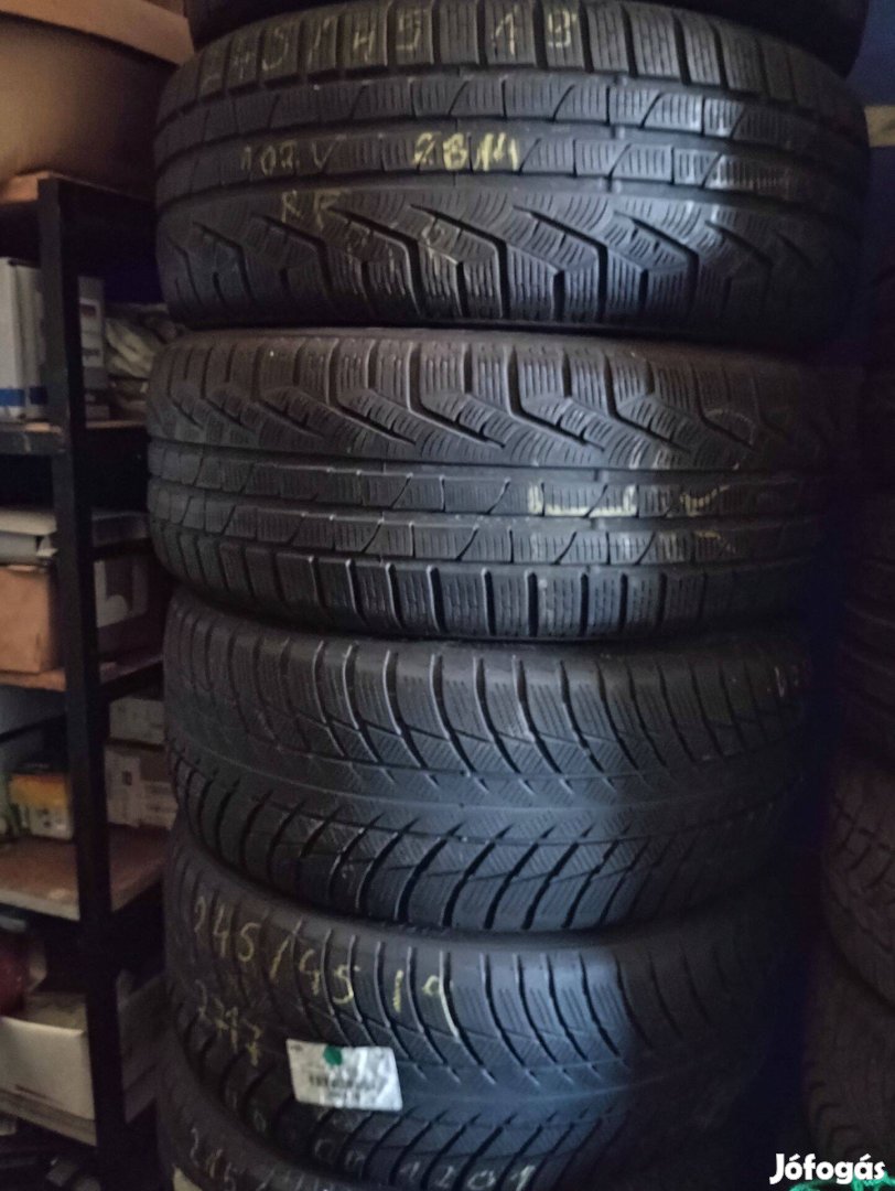 245/45 R19 téligumi