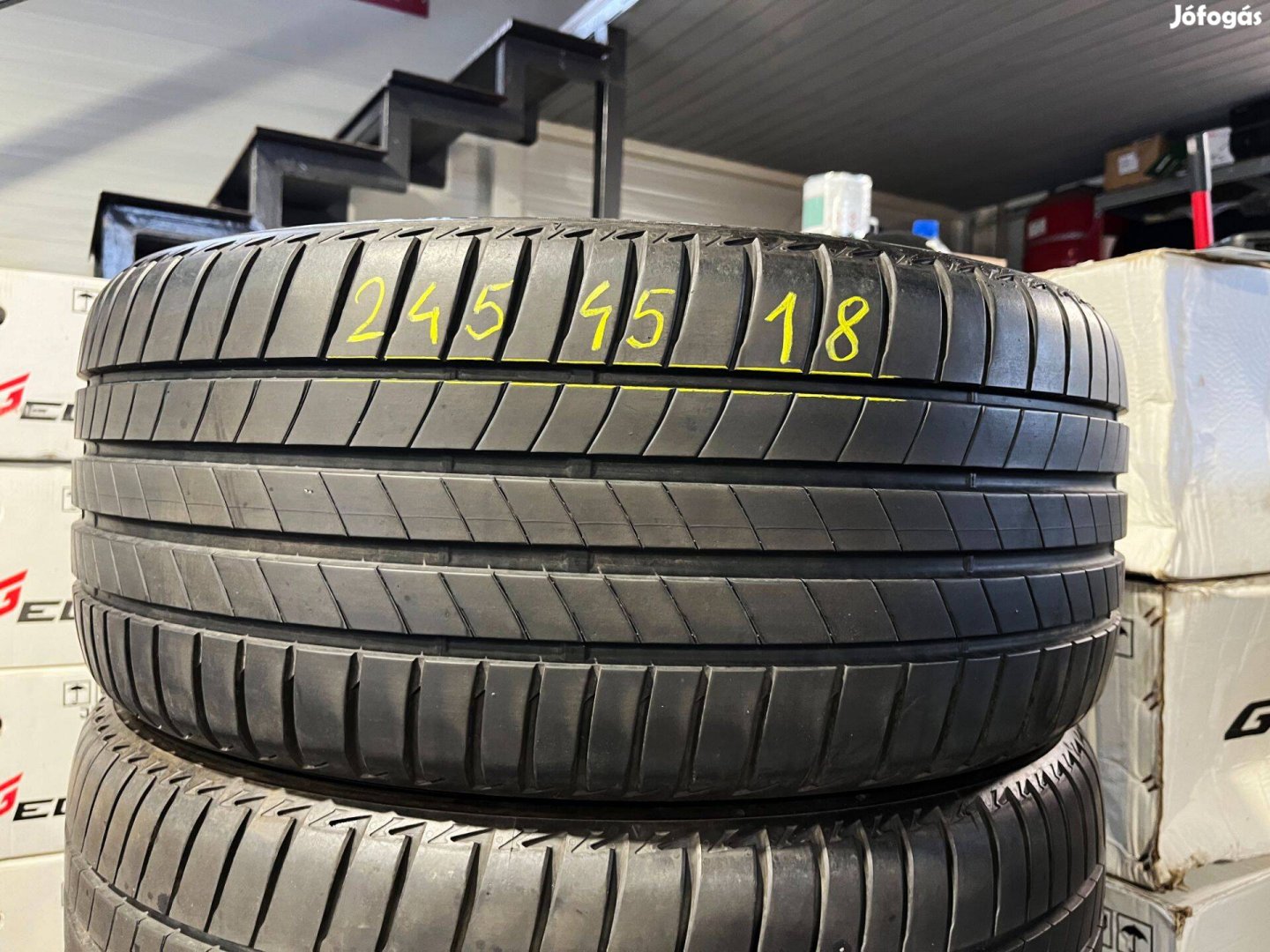 245/45 r18 Bridgestone nyárigumi 4db eladó 245/45r18 garnitúra