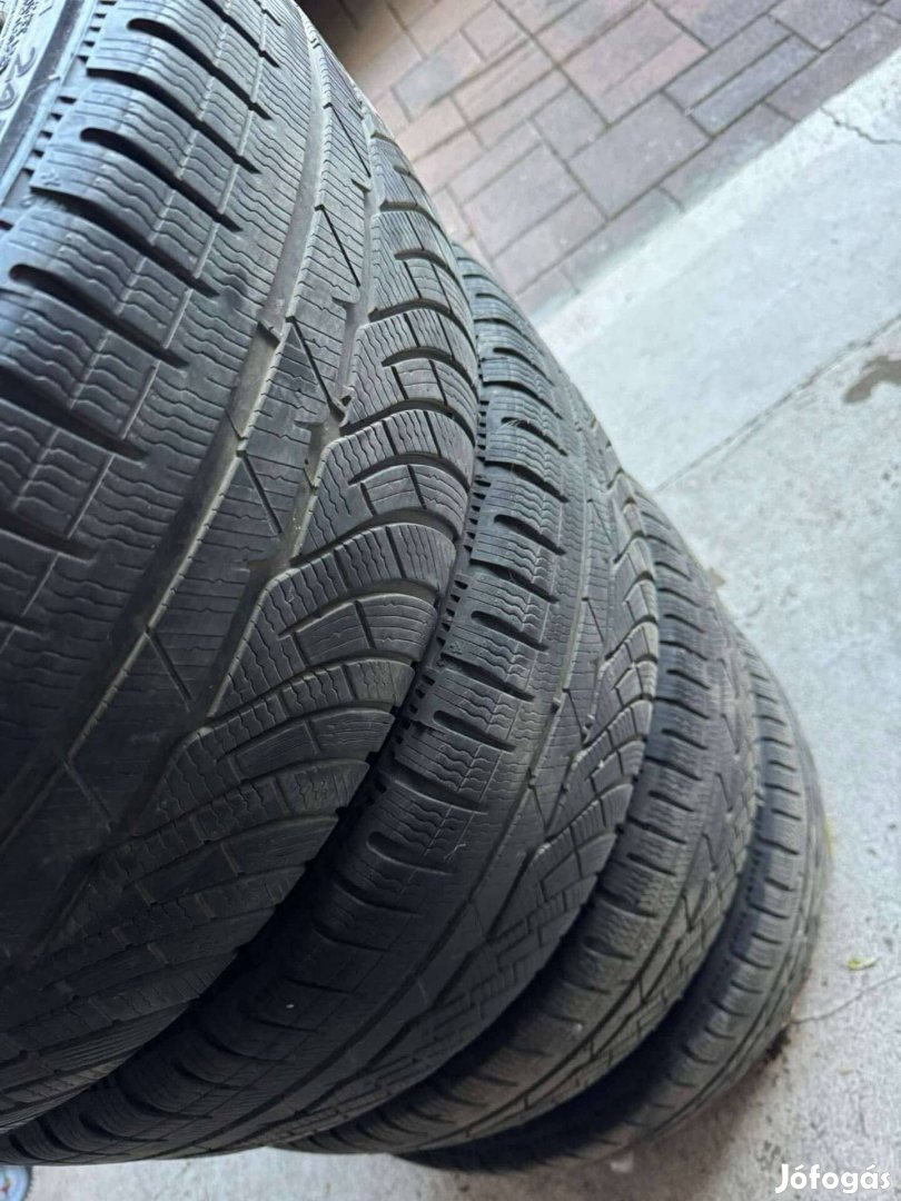 245/45r18 Michelin Alpin téligumi 