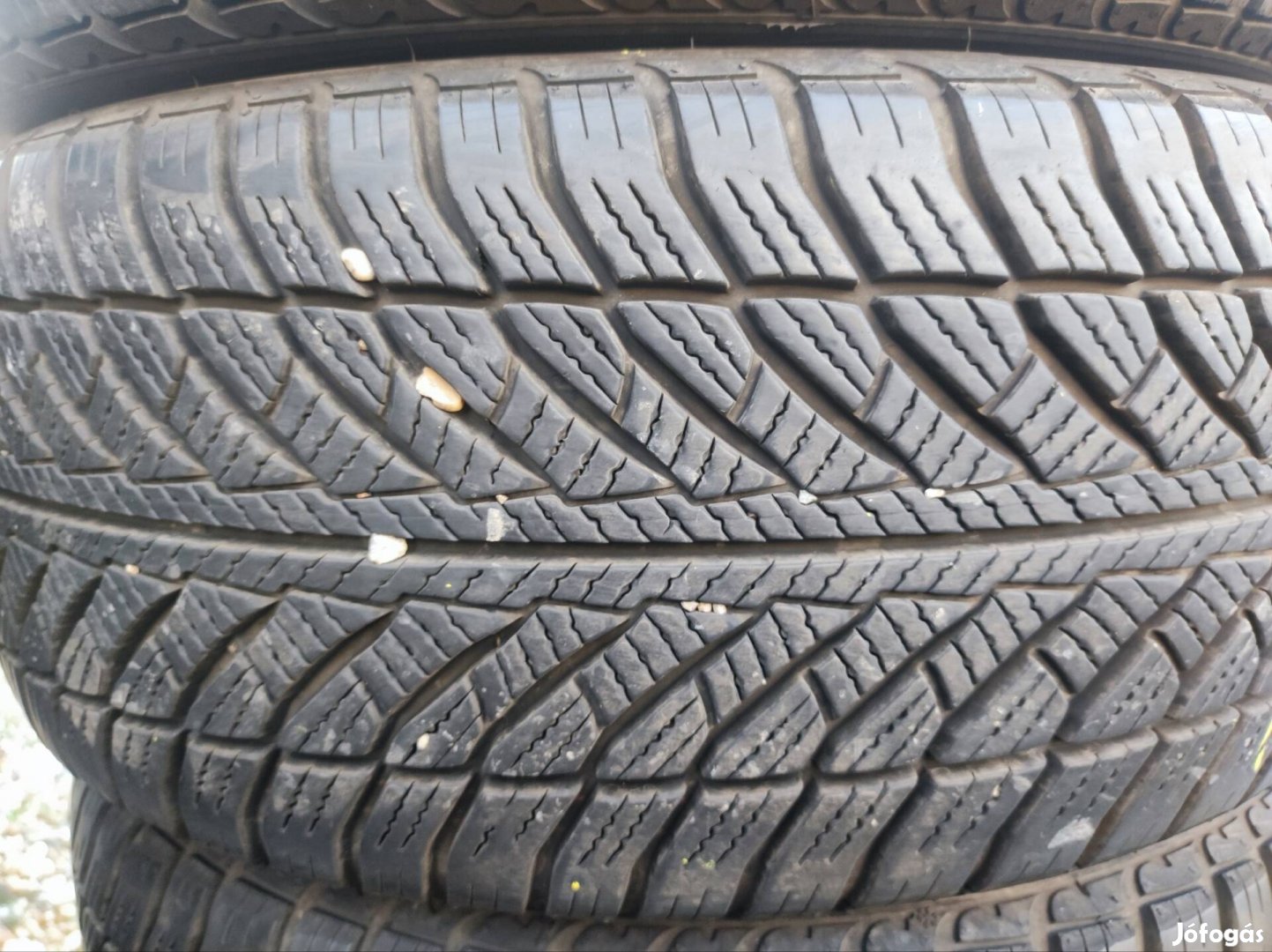 245/45r18as Goodyear téligumi