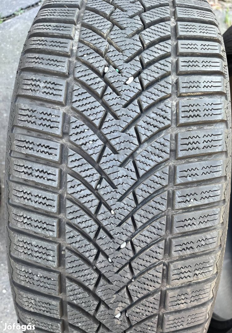 245/45r19 Semperit 2db téligumi