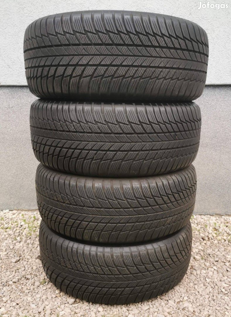 245/50 R19 Bridgestone Blizzak LM001 RFT téligumiszett újszerű