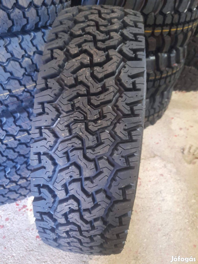 245/70R16 AT mintás terepgumi