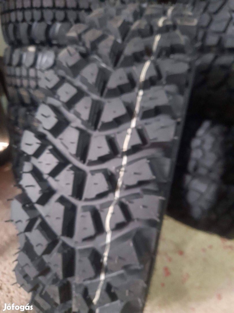 245/70R16 Cobra mintás terepgumi