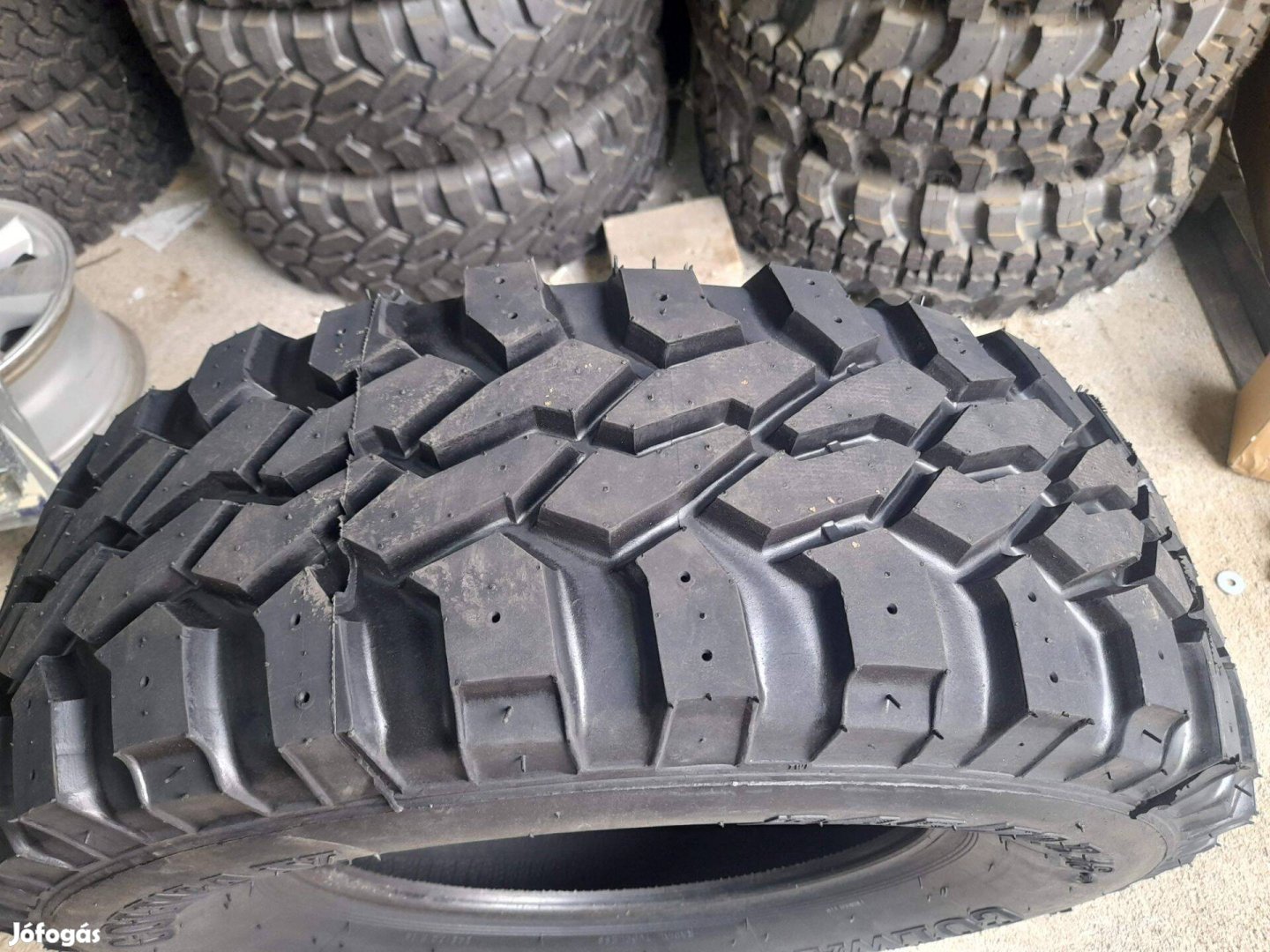 245/70R16 MUD-Terrian mintás terepgumi