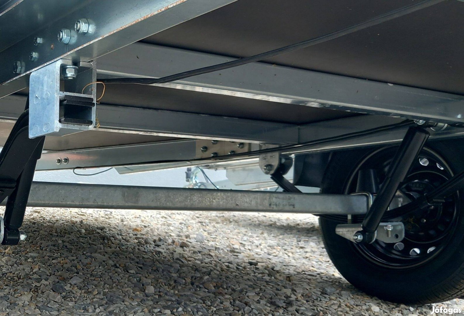 245 x 125 Laprugós + lengéscsillapítós, horganyzott, könnyű, gondozásm