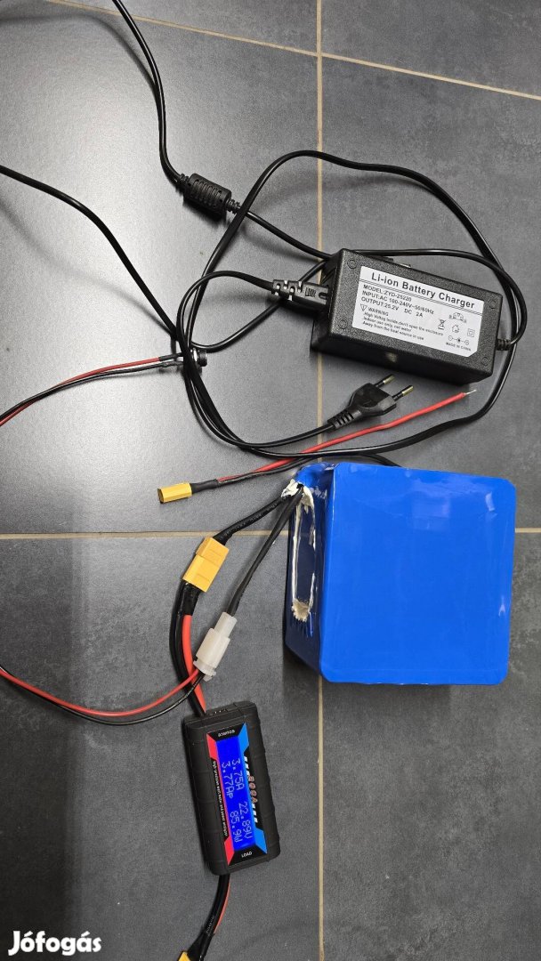 24V 13Ah roller akkumlátor li-ion  töltővel