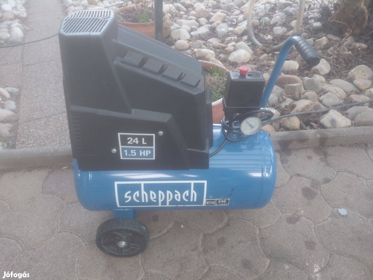 24 L es 8 baros kompresszor