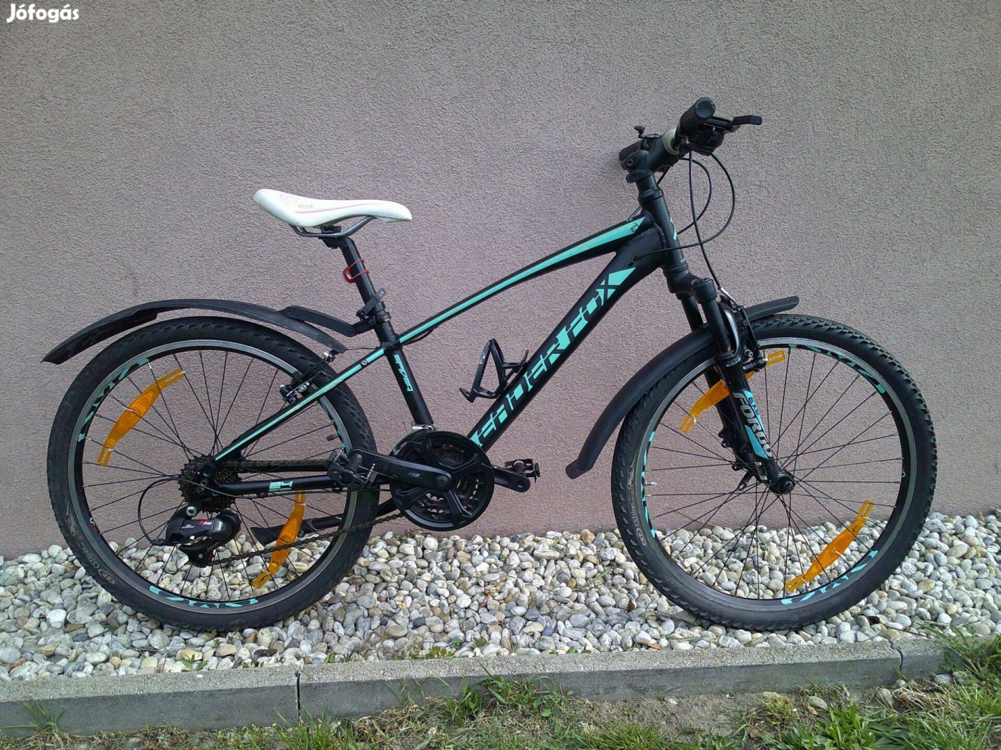 24 Leander Fox kerékpár