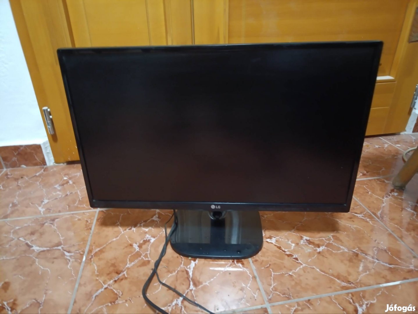 24 colos LG monitor VGA csatlakozóval