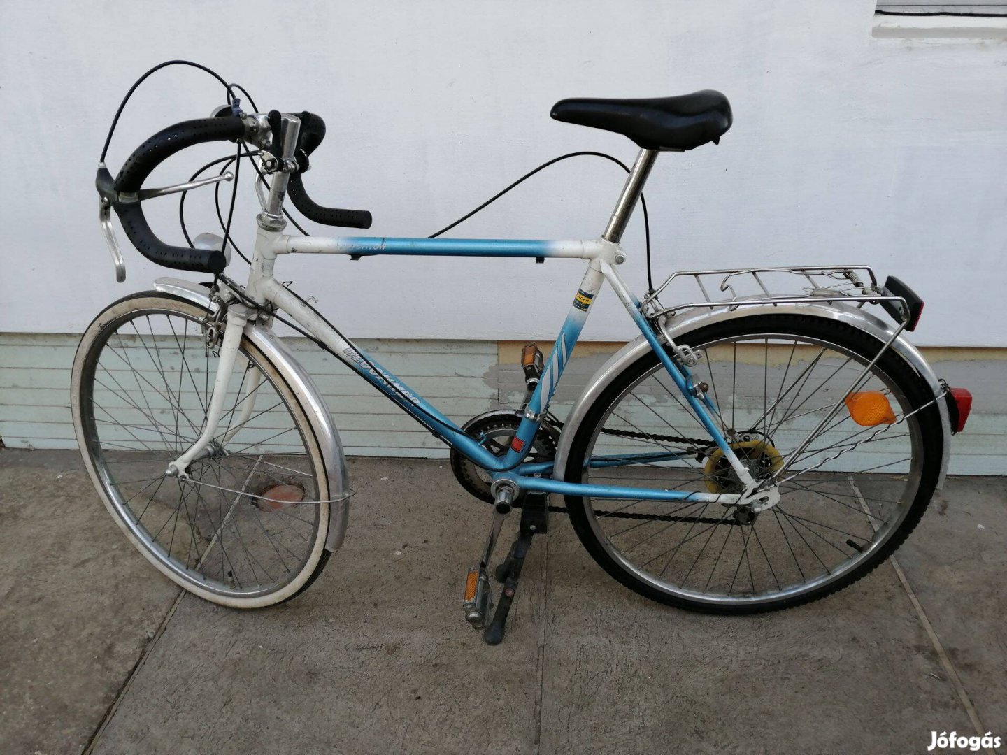 24-es országúti kerékpár