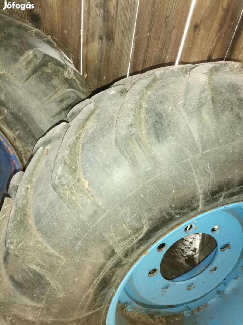 24colos hátsókerekek, super zetor 50, kombájn stb. ballonos gumik