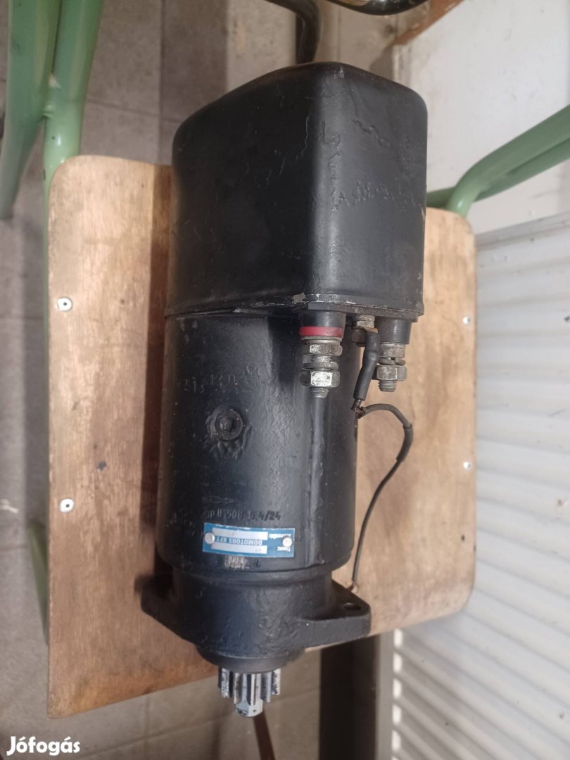 24v-os Bosch rendszerű önindító.