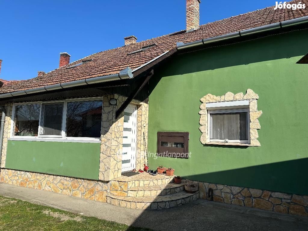 251 nm-es ház eladó Harkány