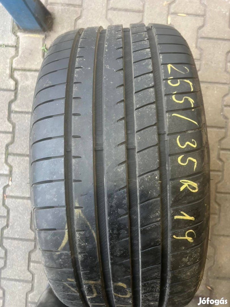 255/35R19 Goodyear nyári használt gumiabroncs