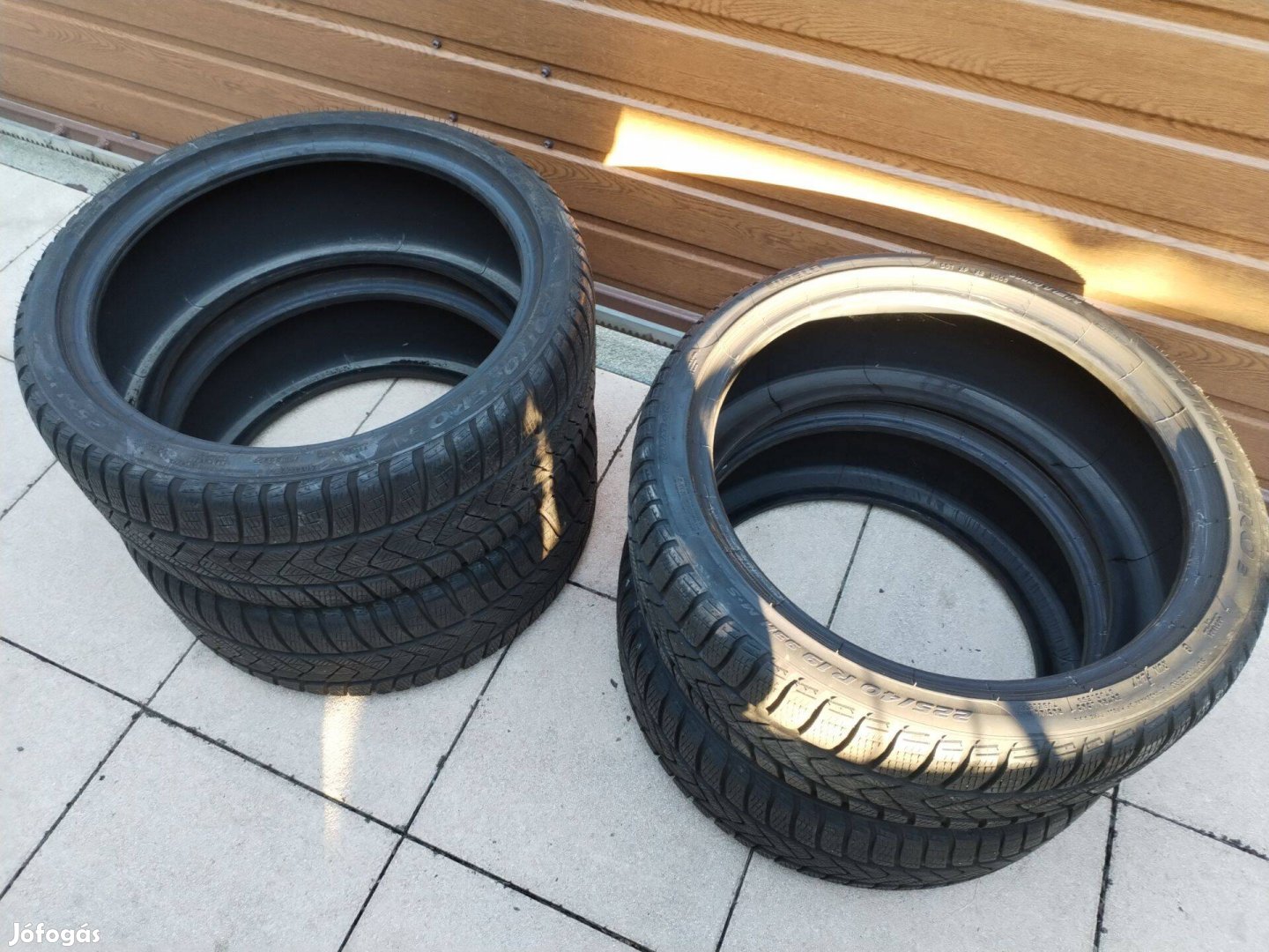 255 35 19 , 225 40 19 pirelli RSC 2széles téli gumi garnitura