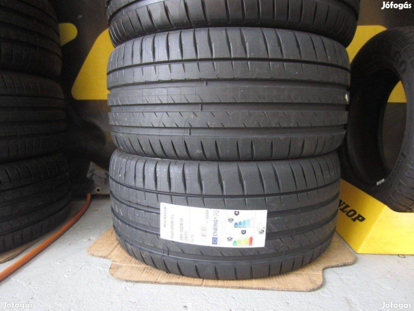 255/35 R19 Michelin PS4S 96Y