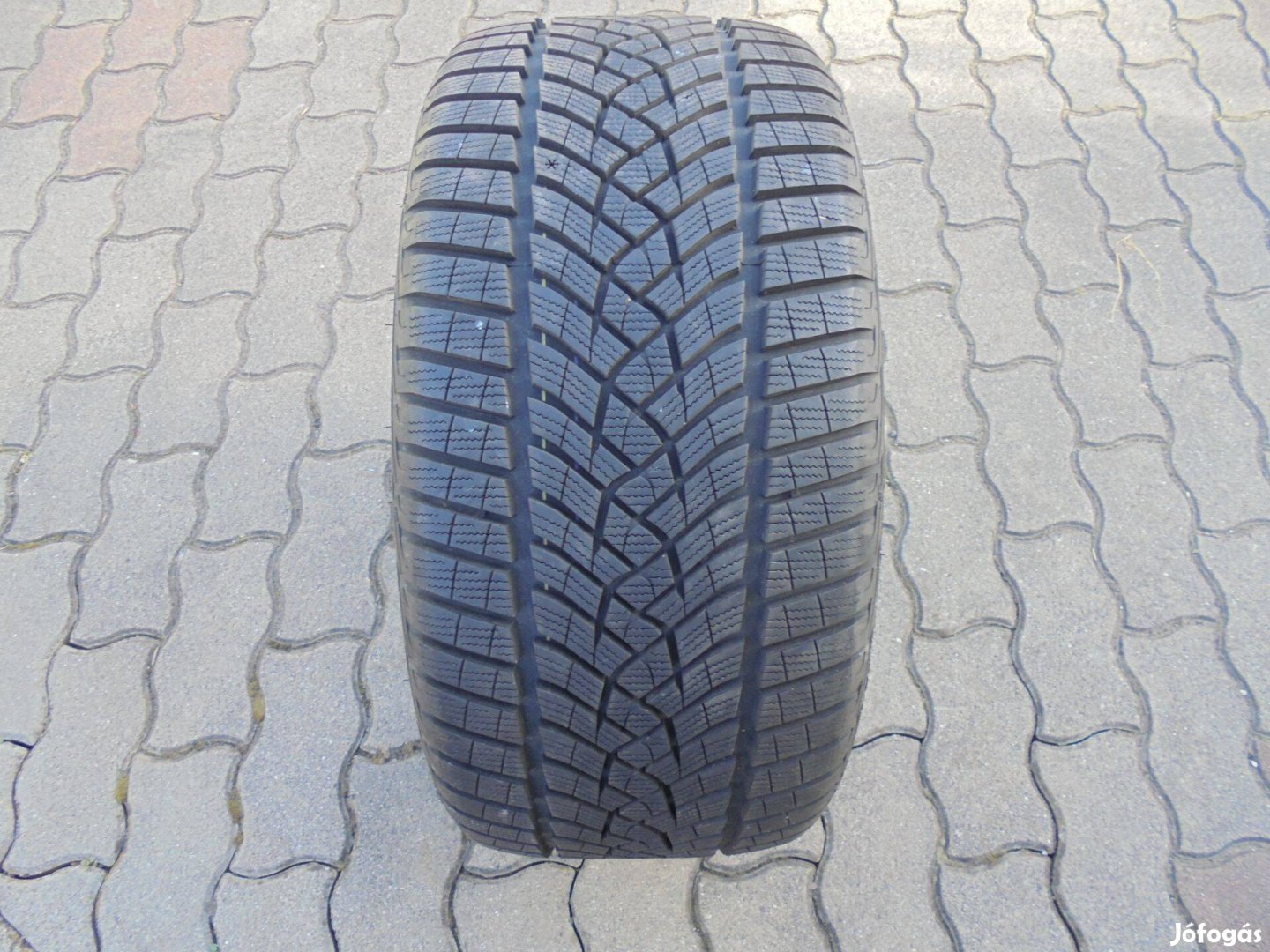 255/35 R19" 1 db újszerű Goodyear téli gumi Eladó