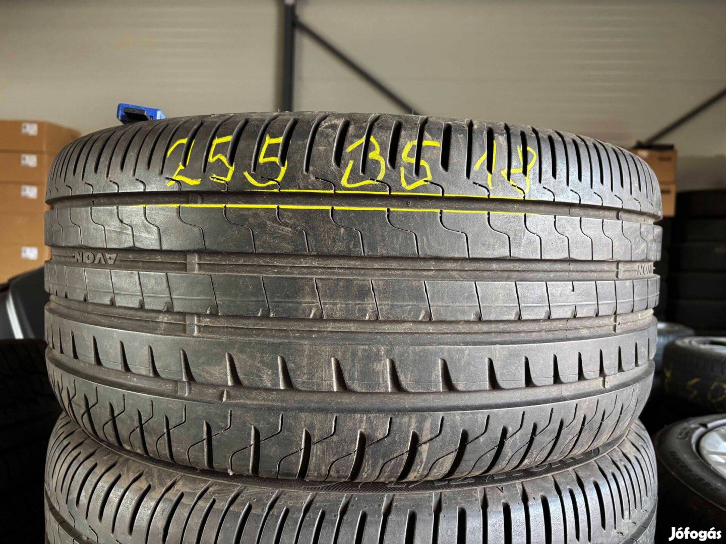 255/35 r18 Avon 2022 nyárigumi 2db eladó 255/35r18