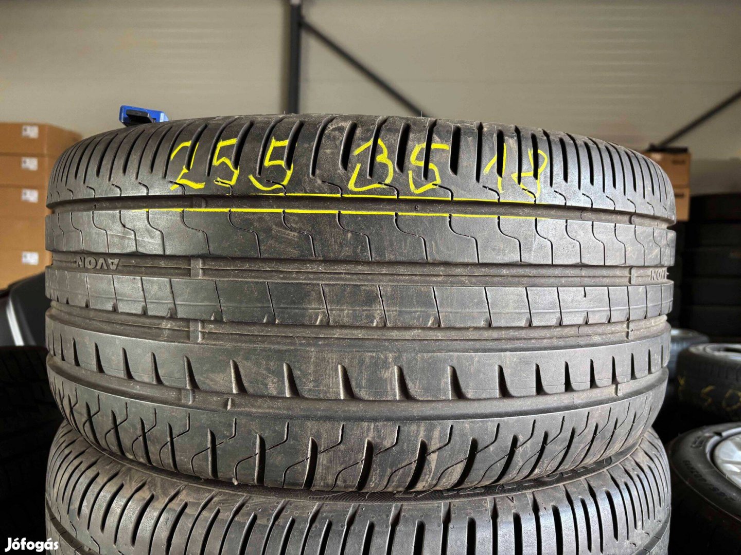 255/35 r18 Avon 2022 nyárigumi 2db eladó 255/35r18