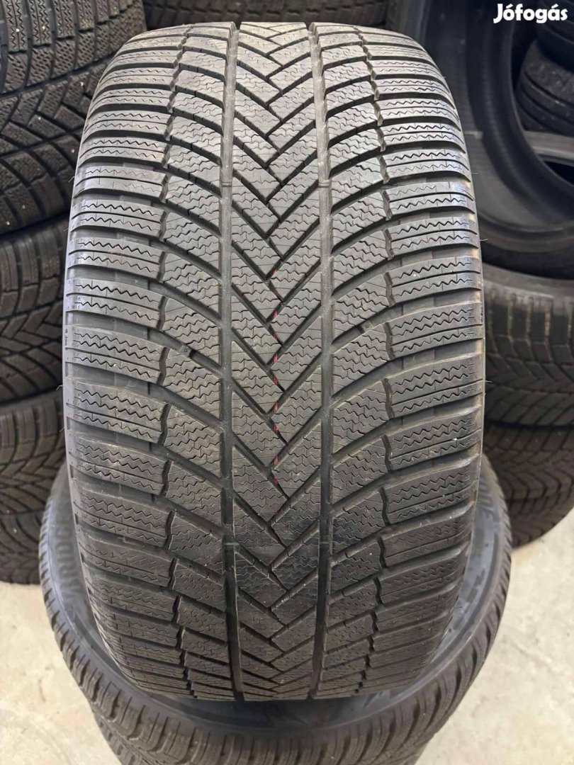 255/40R18 255/40 R18 újszerű Bridgestone téli gumi Dot22 ÁR/db