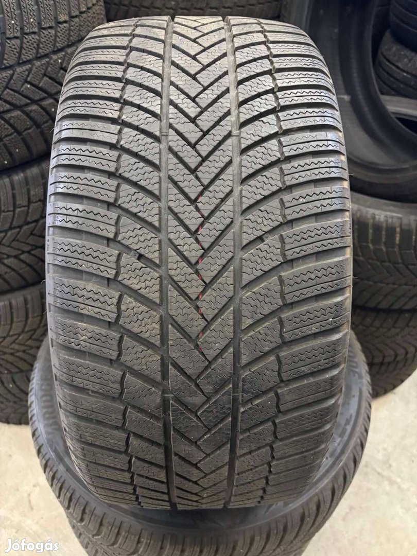 255/40R18 255/40 R18 újszerű Bridgestone téli gumi Dot22 ÁR/db