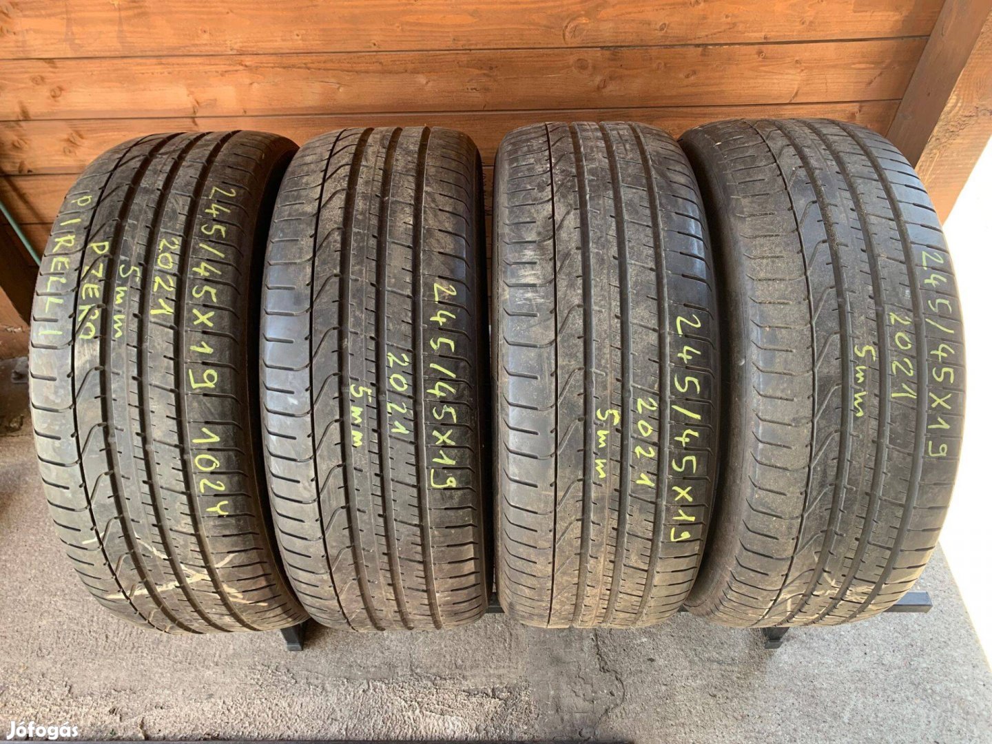 255/40R19 255 40 19 255/40x19 Pirelli nyári gumi eladó