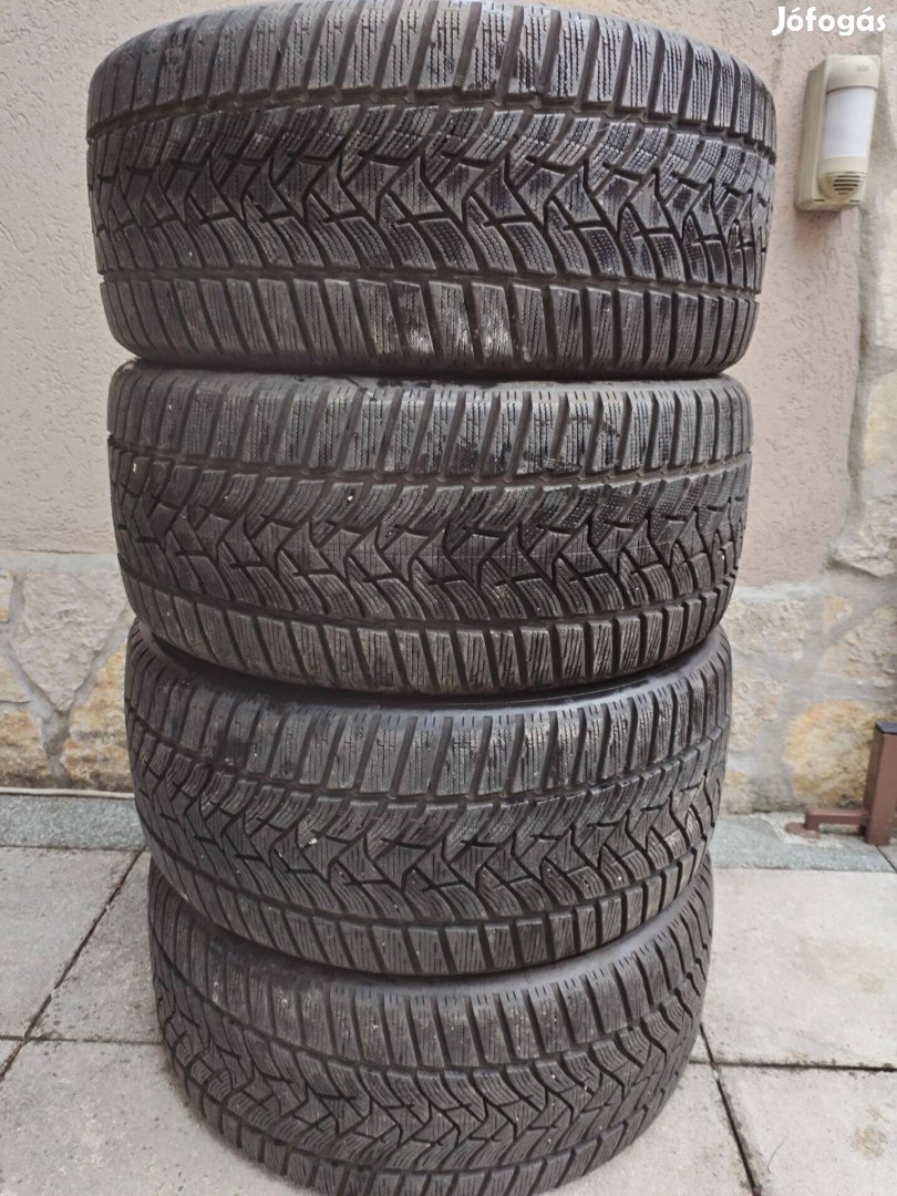 255 40 19 dunlop 255/40 R 19 téli gumi garnitura