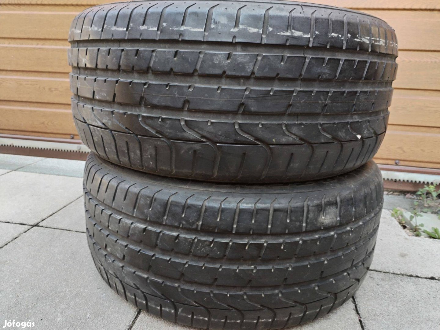 255 40 19 pirelli nyári 2 db