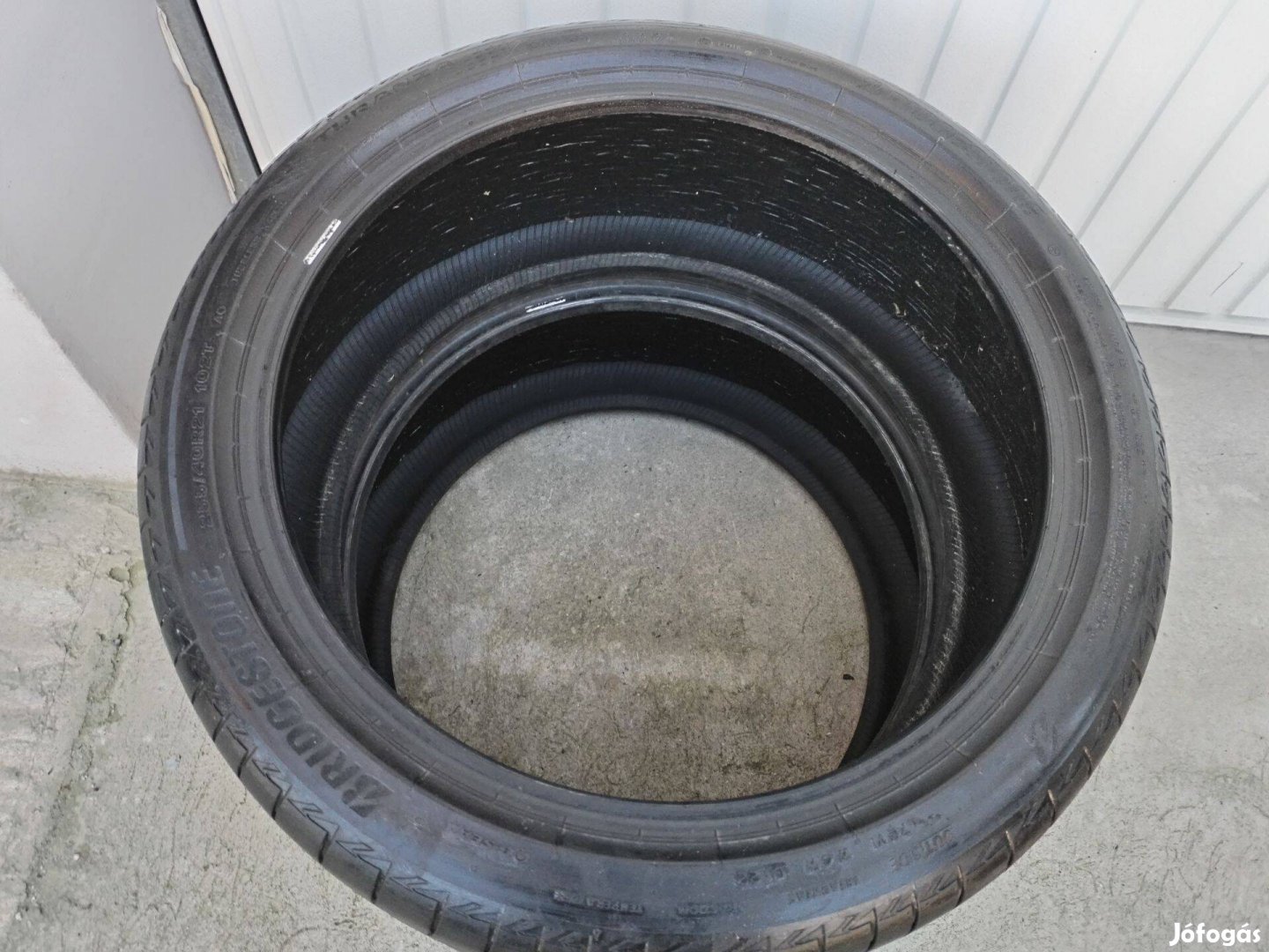 255 40 21 bridgestone 255/40 R 21 nyári gumi 2 db