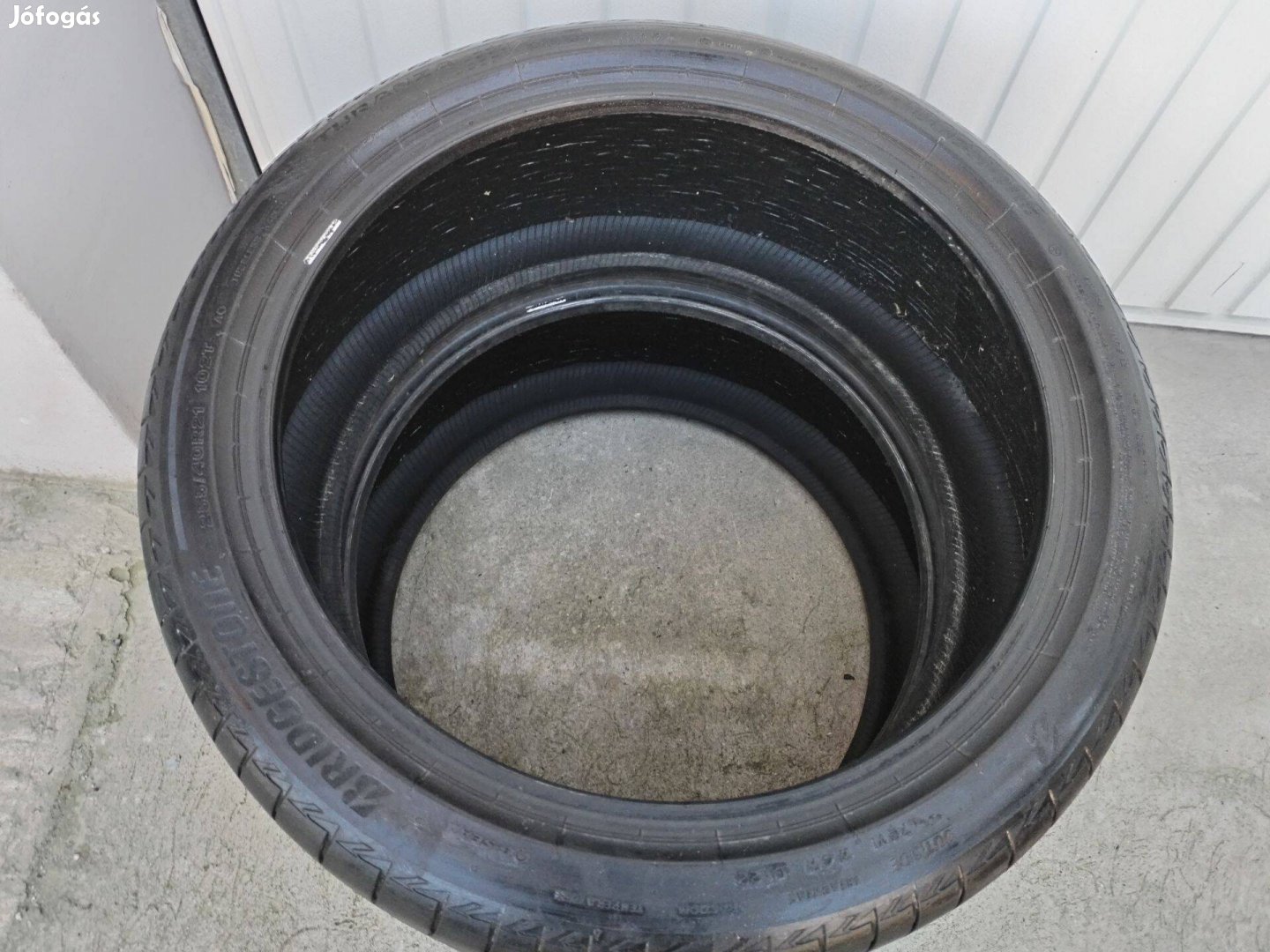 255 40 21 bridgestone 255/40 R 21 nyári gumi 2 db