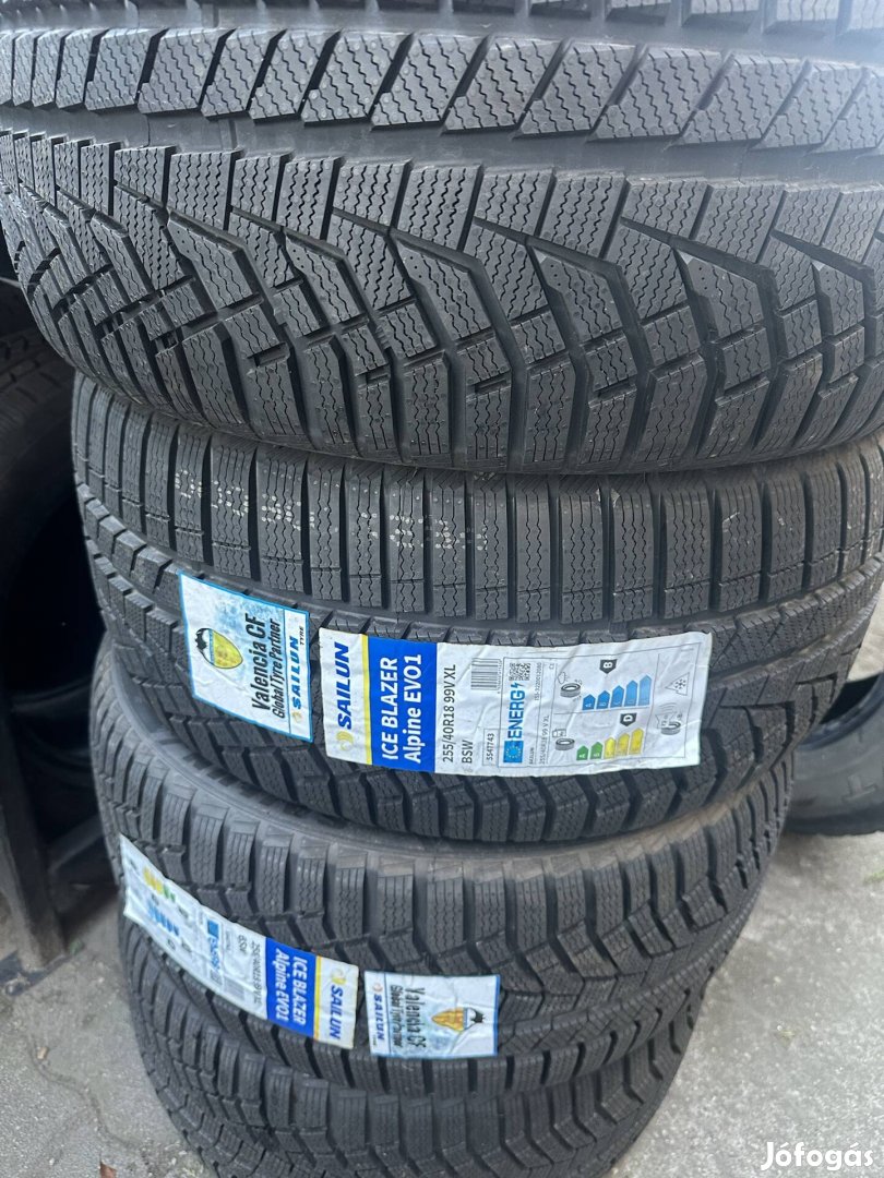 255/40 R18 Sailun téli Új