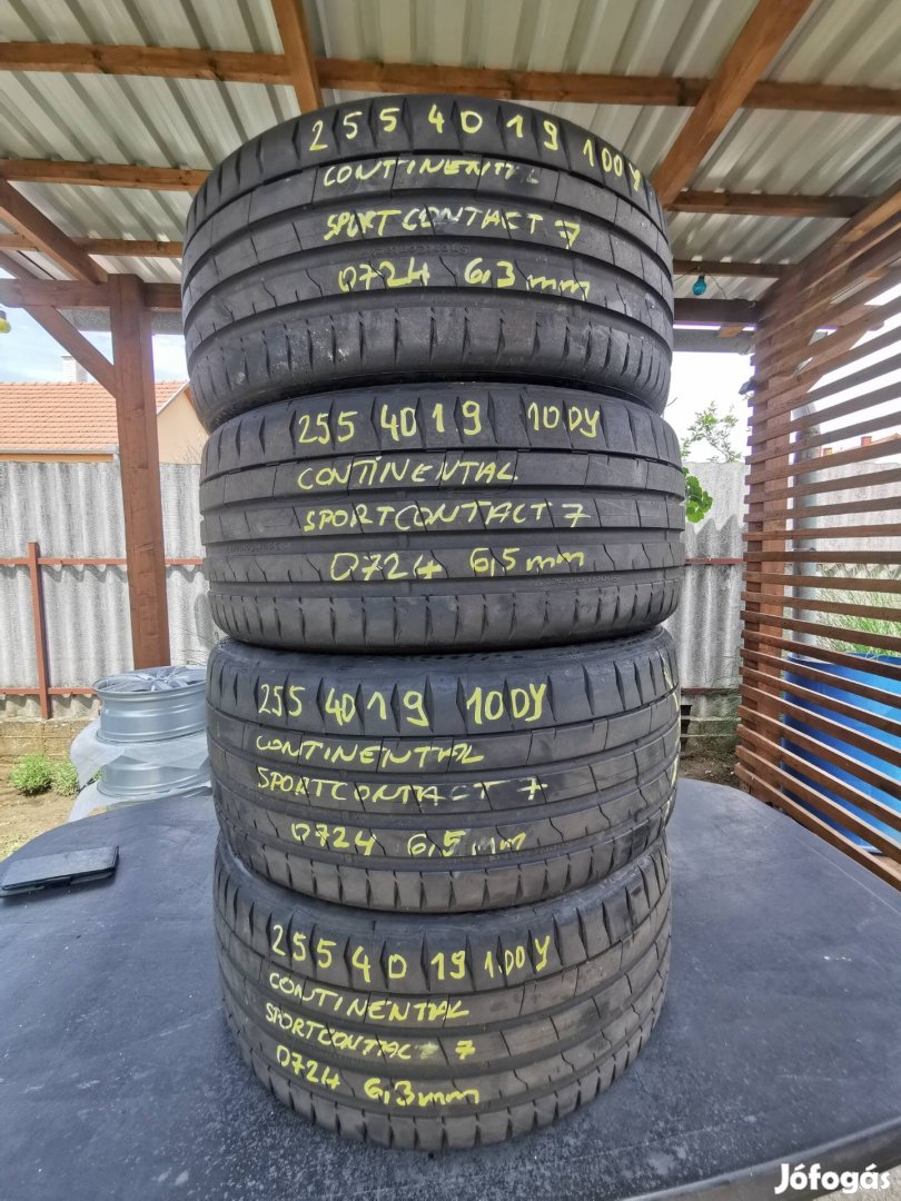 255 40 R19 Continental 