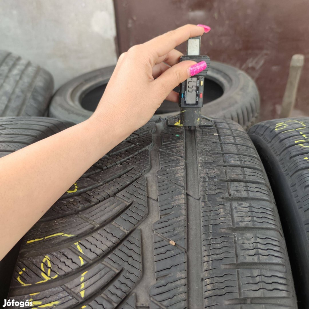 255/40 R19 Michelin téli gumi 20000ft a 4db/146/