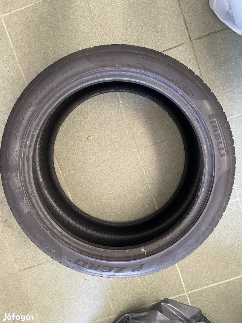 255/40 R19 Pirelli nyárigumi szett