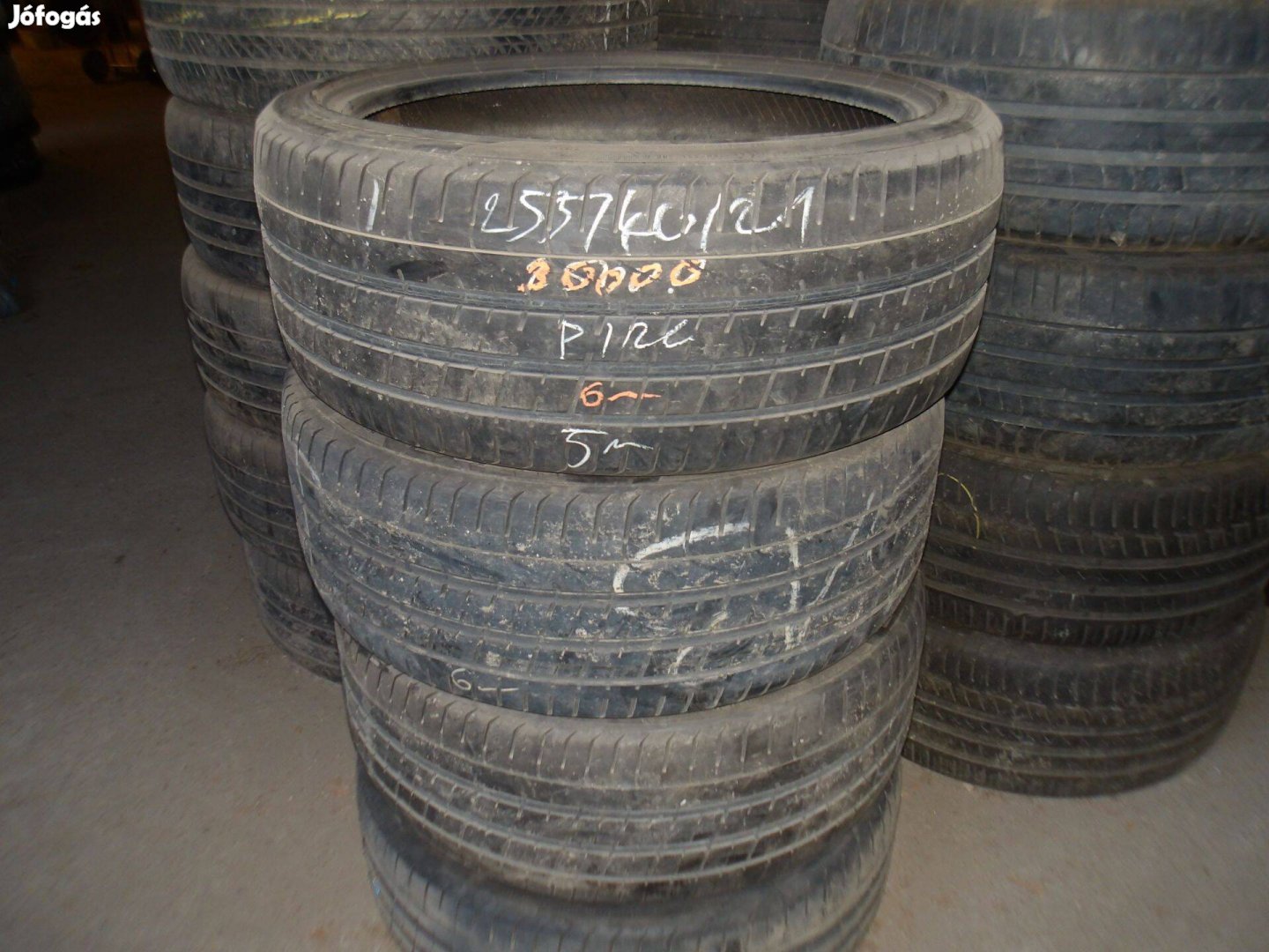 255/40r21 Pirelli nyári gumi ajándék szereléssel