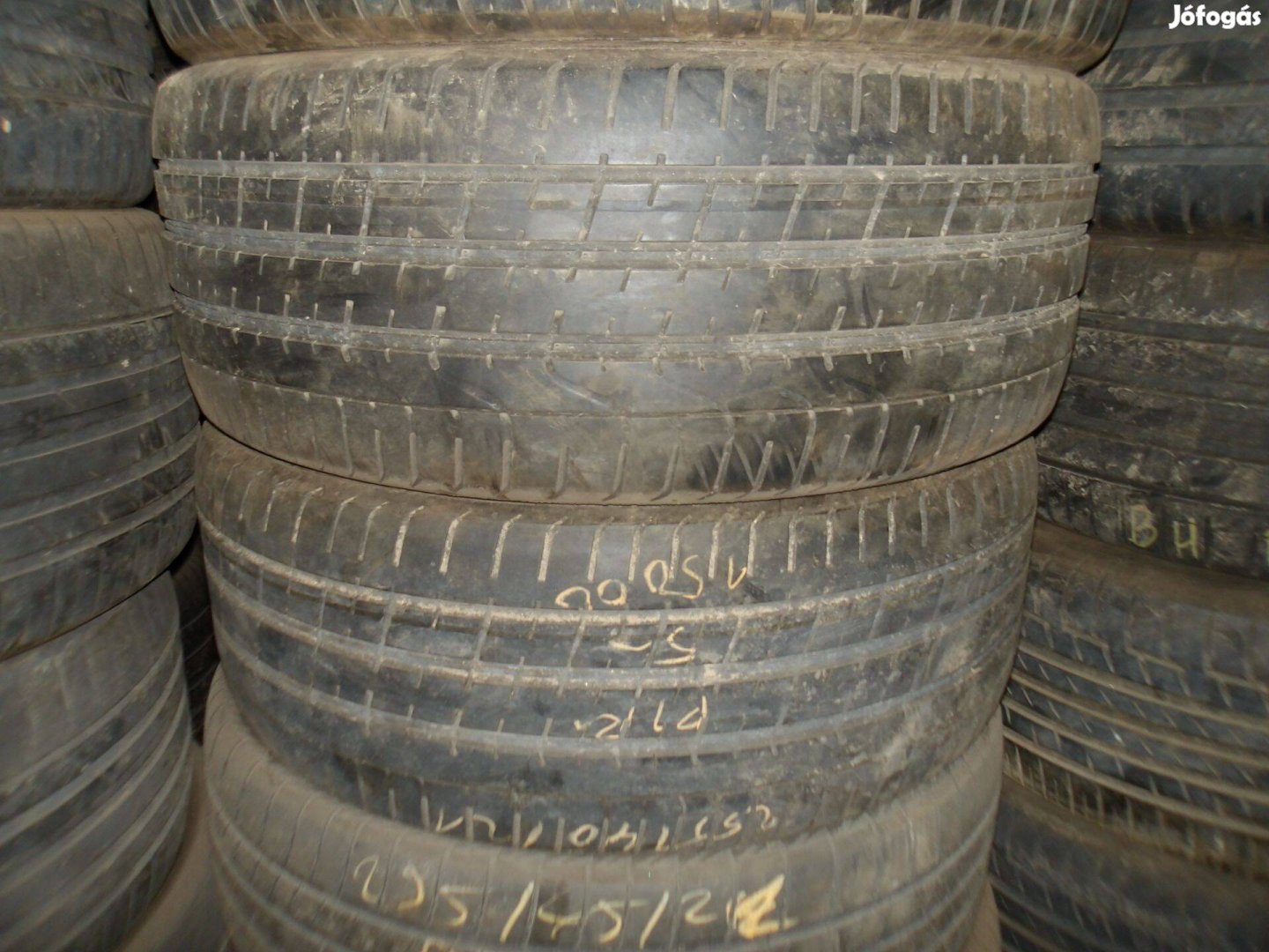 255/40r21 Pirelli nyári gumik ajándék szereléssel