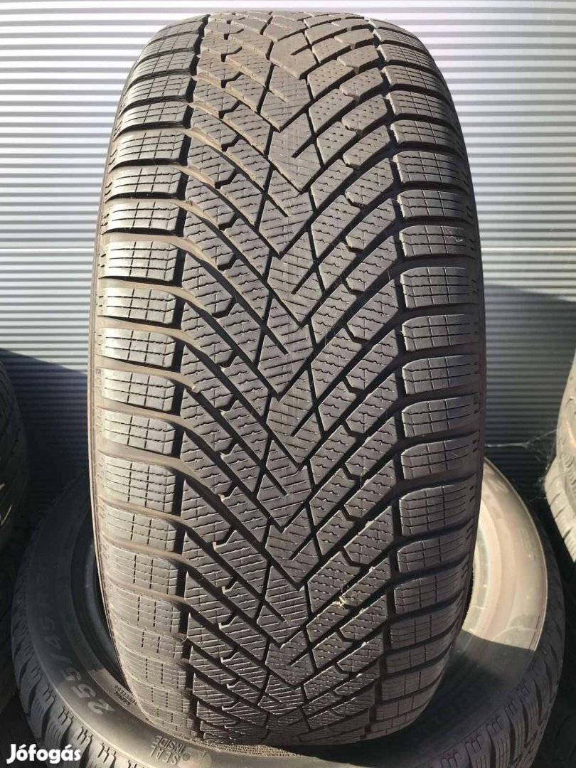 255/45R20 255/45 R20 újszerű Pirelli téli gumi ÁR/db Dot23