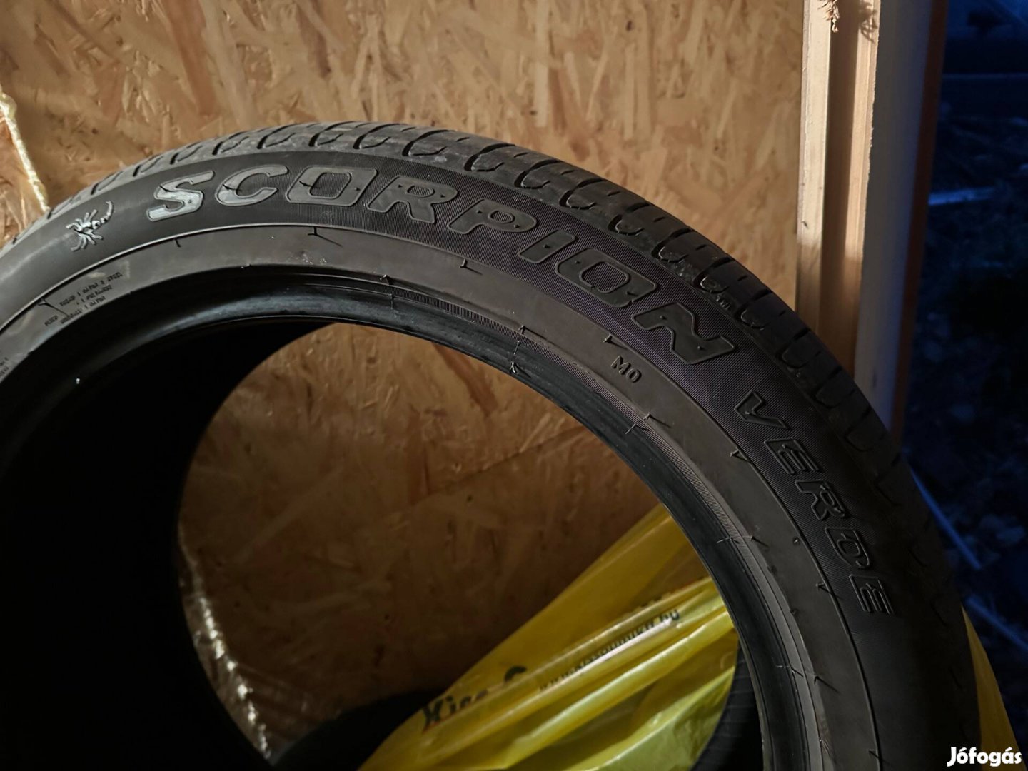 255 45 20 Pirelli Scorpion nyári gumi 2 db