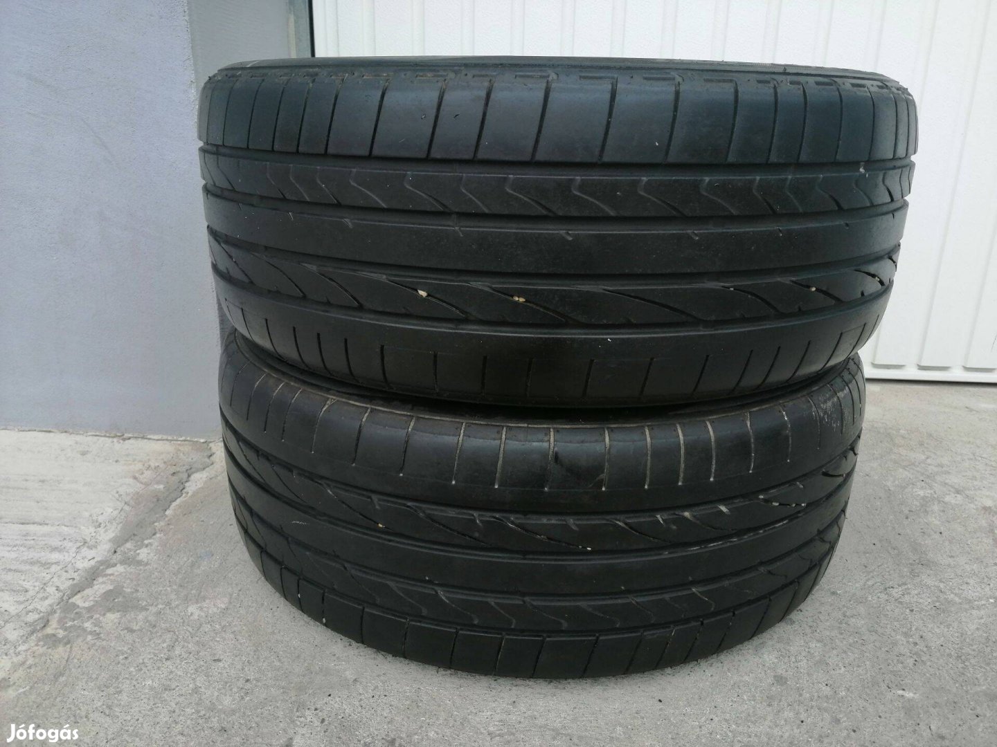 255 45 20 bridgestone nyári gumi 2 db