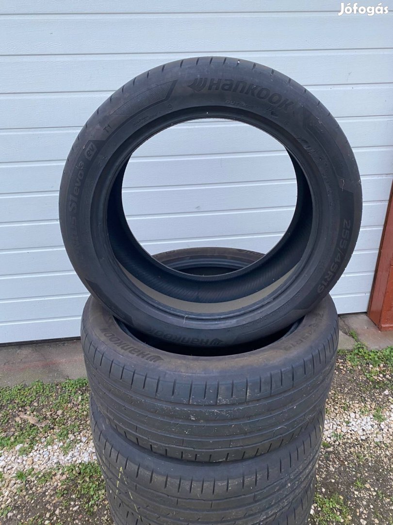 255/45 R19 Hankook Nyárigumi ( Tesla Model Y)
