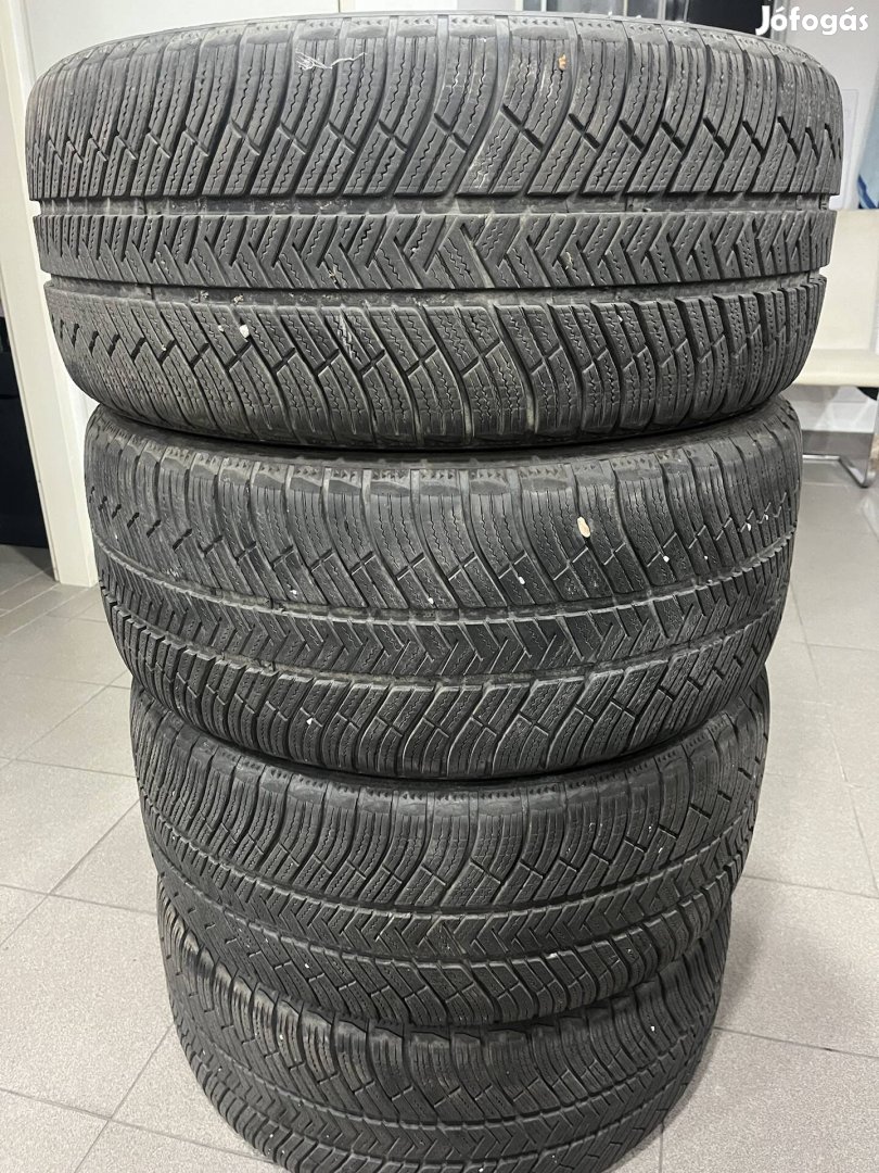 255/45 R19 Michelin téli gumi