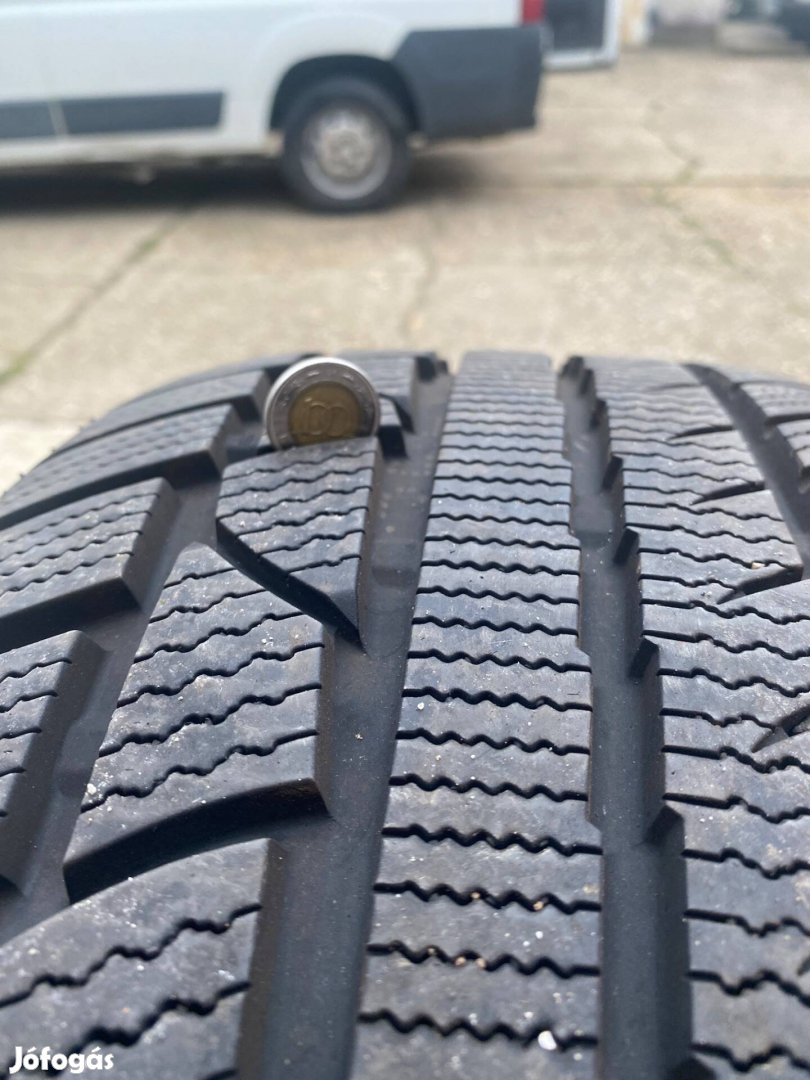 255/45/R19 Téligumi