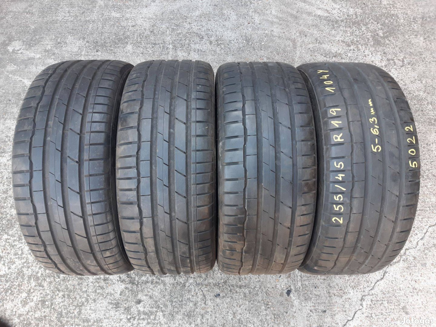 255/45 R19 -nyárigumik